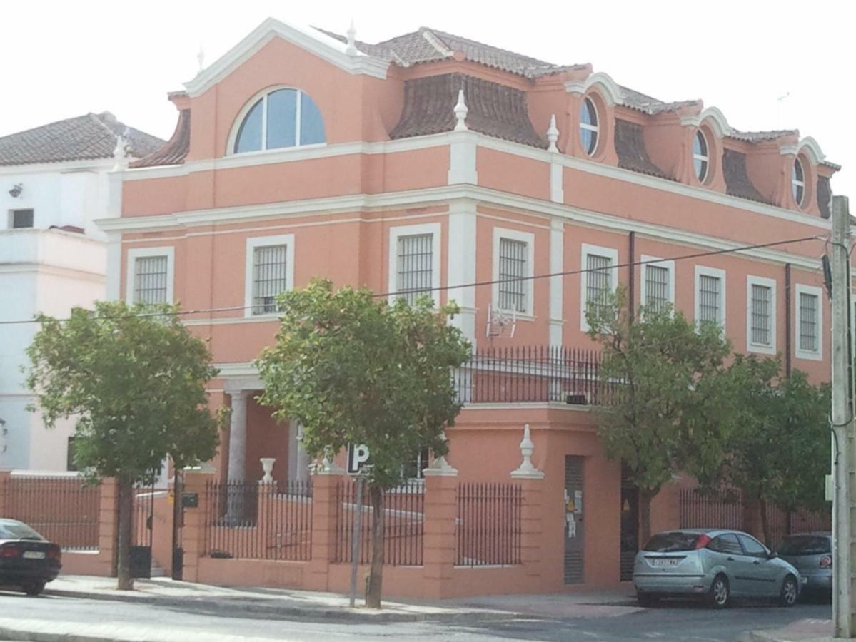 Colegio Mayor Careu - Women Only - University Community Seville Exterior photo